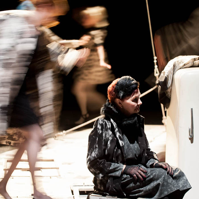 Спектакль фото